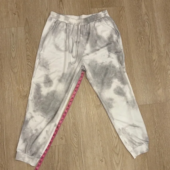 Pretty Garden Tie-Dye Sweatshirt and Jogger Athleisure Loungewear Set Size XL - Picture 7 of 14